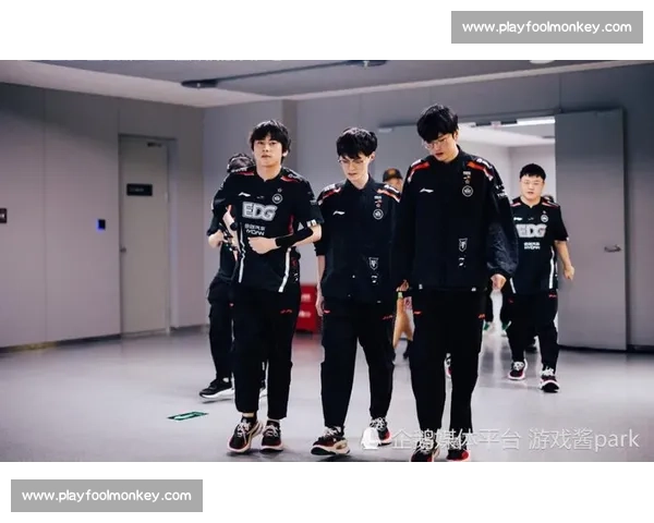 Uzi重返QG战队再出征 众星云集引爆LPL赛季精彩对决